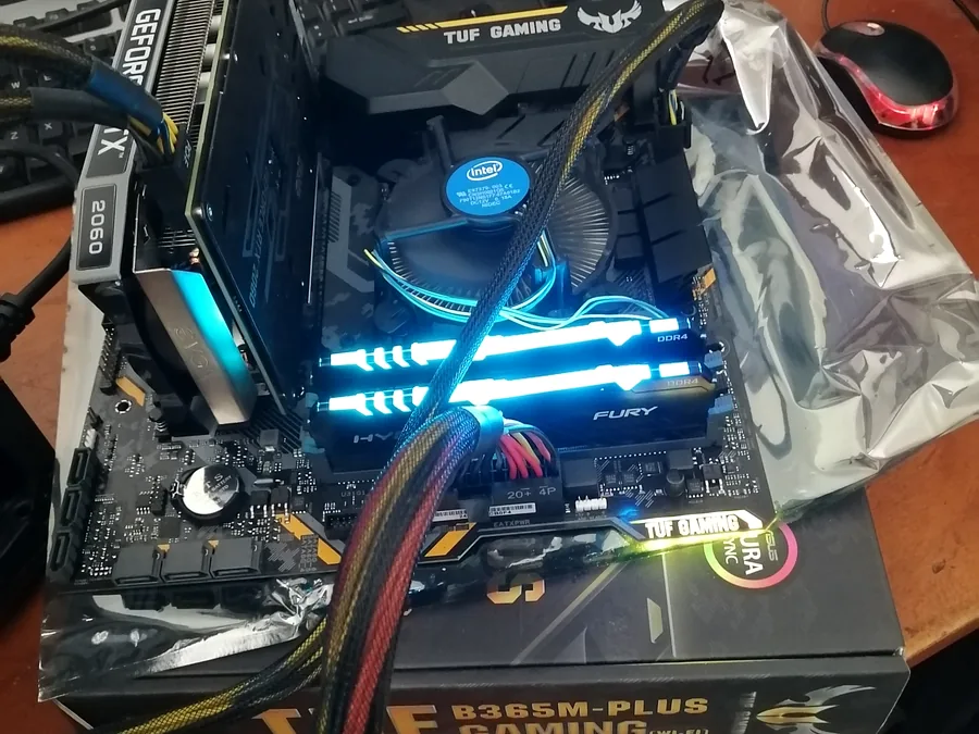 Armado y configuración interna de un computador